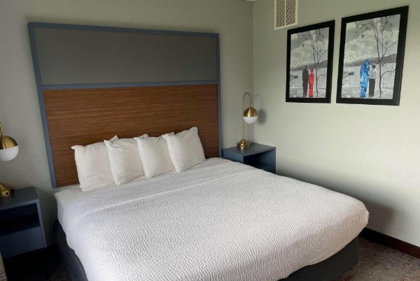 AmericInn by Wyndham Ankeny/Des Moines image 24